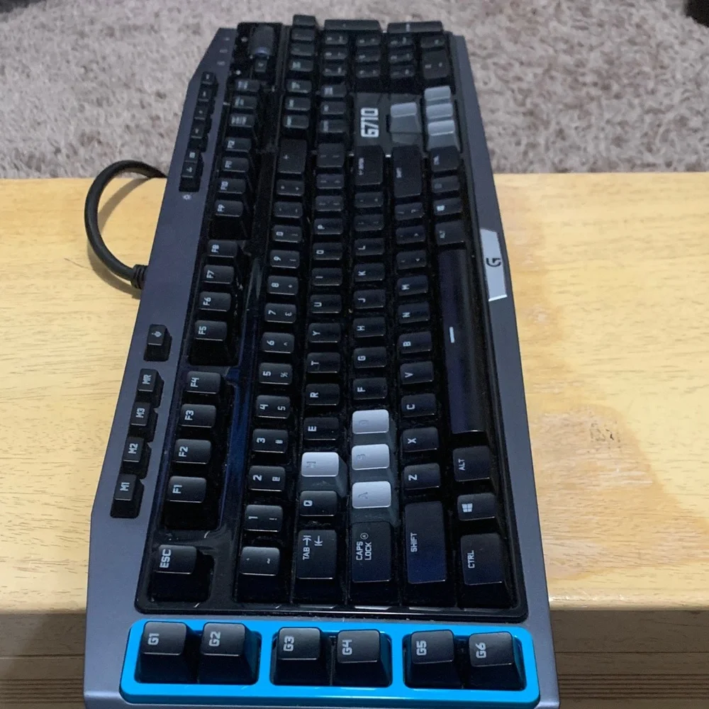 Logitech G710 Gaming Keyboard with Blue Highlights